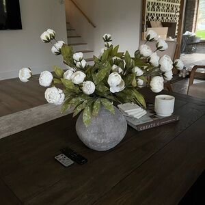 (8) VIRAL Ashland Peonies in Cream